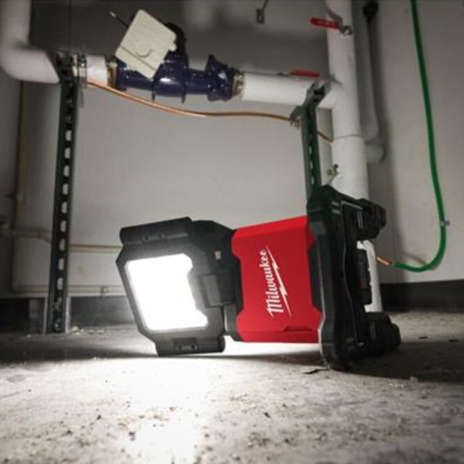 Milwaukee M18MDTL-0 vícesměrové pracovní světlo 4933498149