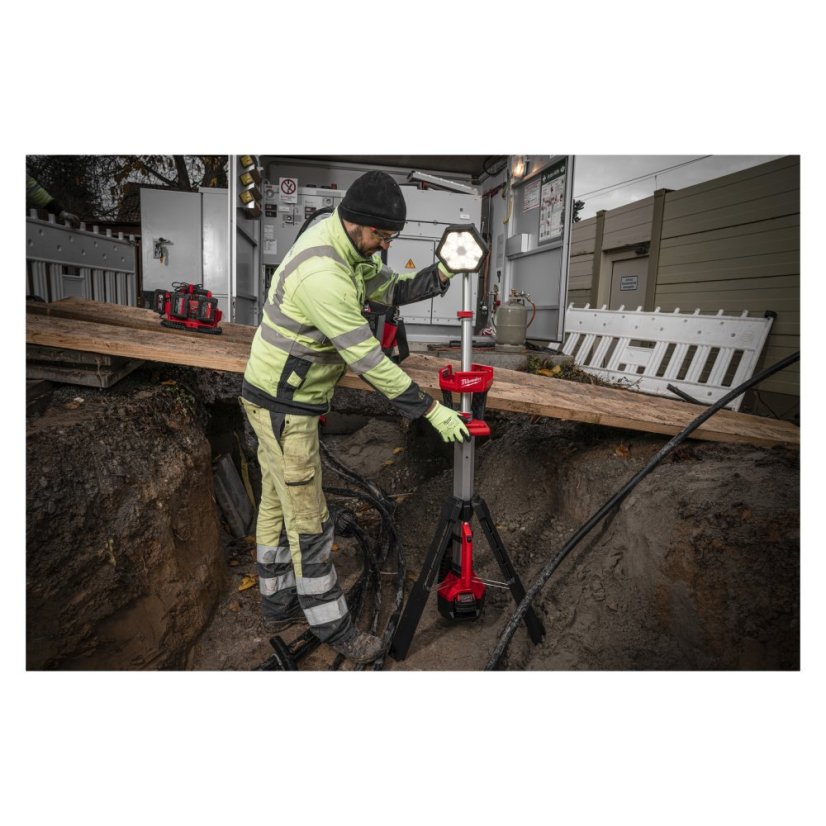 Milwaukee M18 SAL2-0 stojanová svítilna bez aku 4933492486