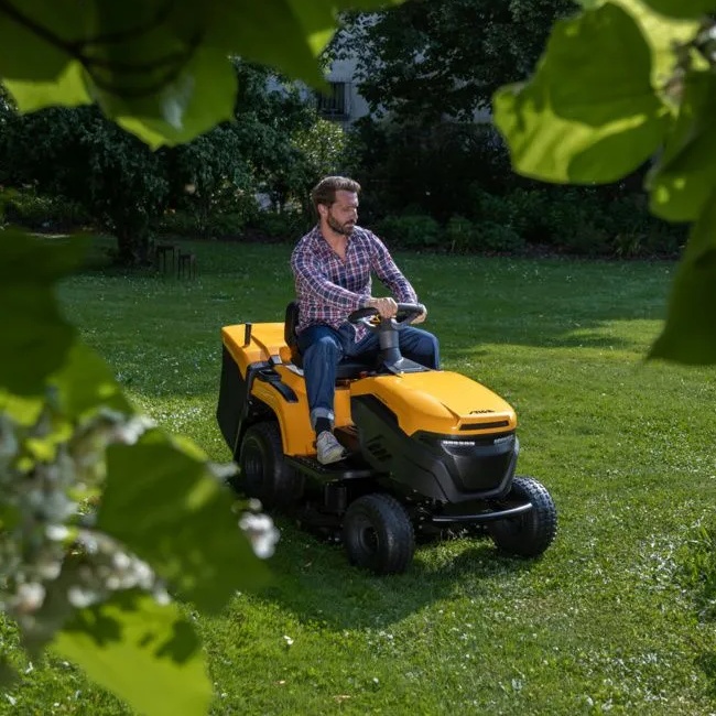 Stiga Estate 384e ePower PRO bateriový zahradní traktor bez aku