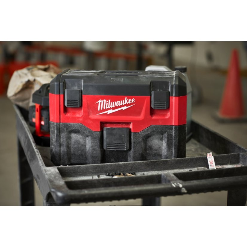 Milwaukee M18 VC2-0 aku vysavač pro mokré i suché vysávání bez aku 4933464029