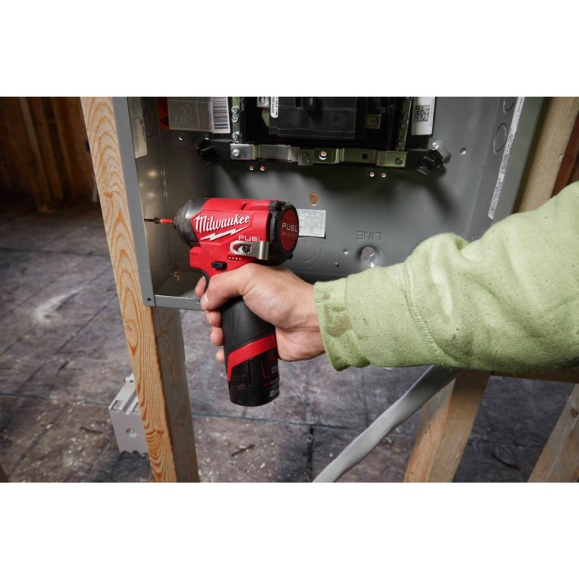 Milwaukee M12 FID2-202X aku rázový utahovák 1/4" HEX 2x2Ah 4933479877