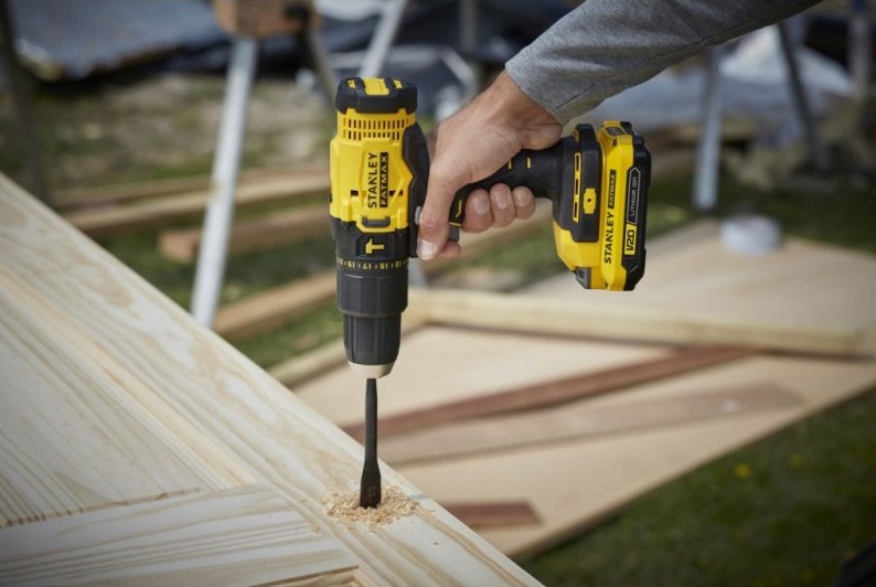 Stanley SFMCD711C2K příklepová aku vrtačka, 2x1,5Ah Li-Ion V20