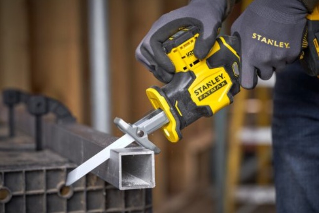 Stanley SFMCS305B aku pila ocaska Li-ion 18 V FATMAX V20 bez aku