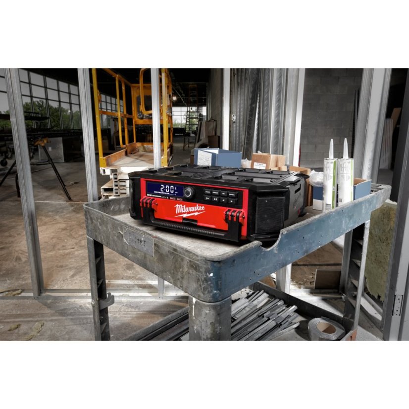 Milwaukee M18™ PRCDAB+-0 PACKOUT™ rádio nabíječka 4933472112