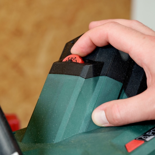 Metabo KGSV 254 MC pokosová pila s pojezdem 615254000