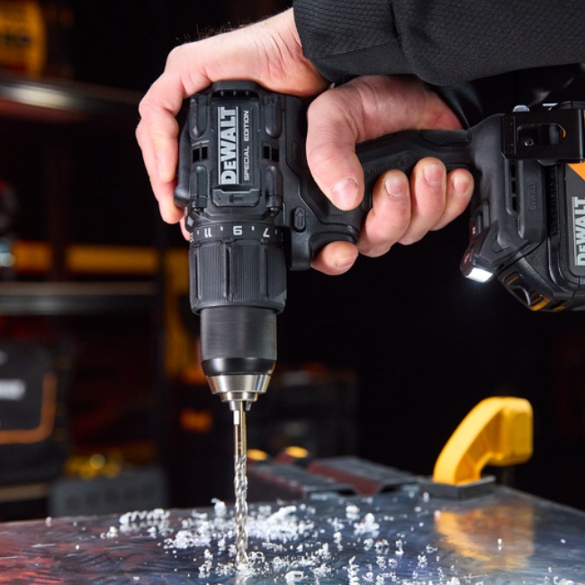 Dewalt DCD86MN aku příklepová vrtačka edice McLaren 18V bez aku