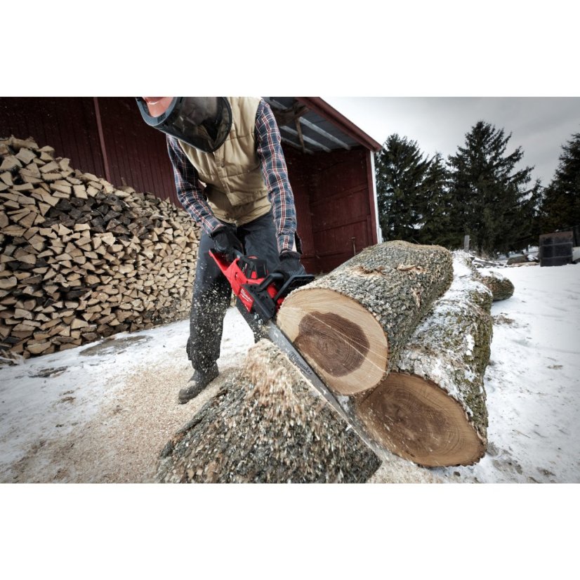 Milwaukee M18FCHS35-122 aku řetězová pila 35cm 2x12Ah 4933499223