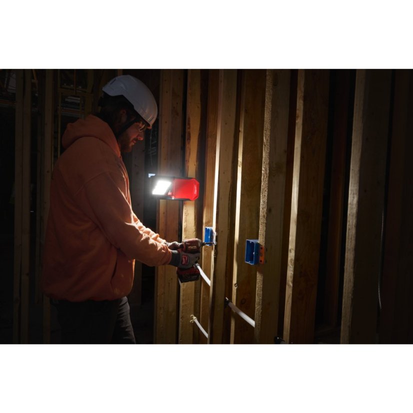 Milwaukee M18 PAL2-0 otočné plošné světlo bez aku 4933493547