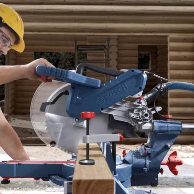 Bosch GCM 340-305 D kapovací a pokosová pila 305 mm 0601B60000