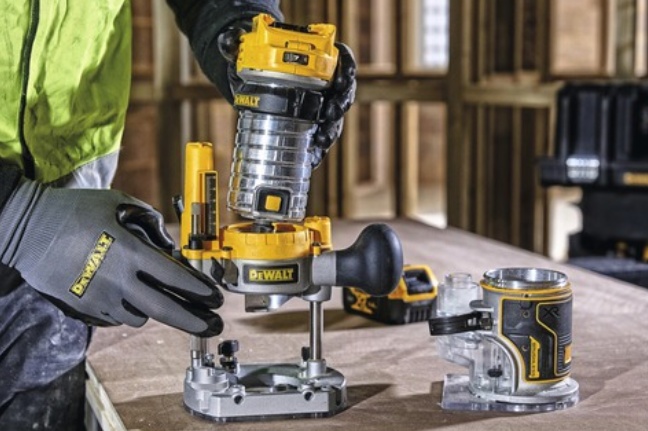 Dewalt DCW604NT aku frézka kombinovaná 18V XR bez aku