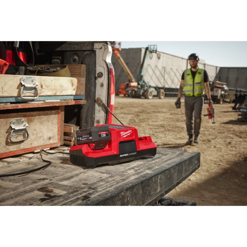 Milwaukee M18 DBSC supernabíječka se dvěma sloty 4932492531