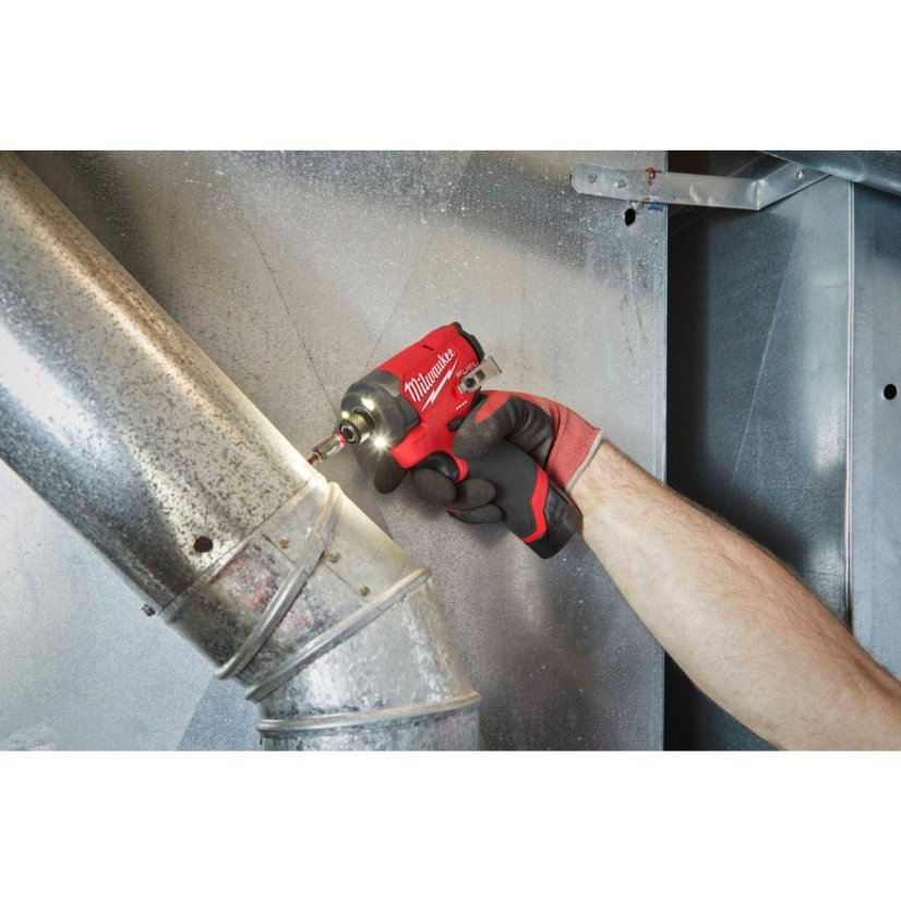 Milwaukee M12 FID2-202X aku rázový utahovák 1/4" HEX 2x2Ah 4933479877