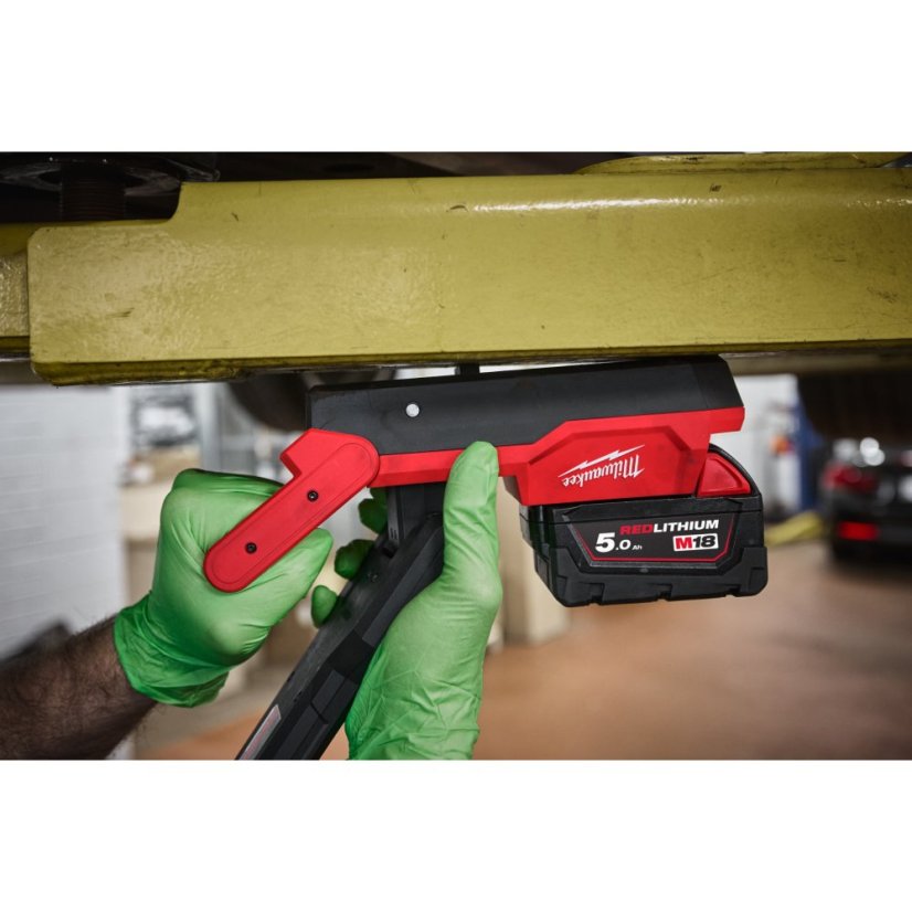 Milwaukee M18 ABL-0 plošné světlo s výložníkem bez aku 4933498147