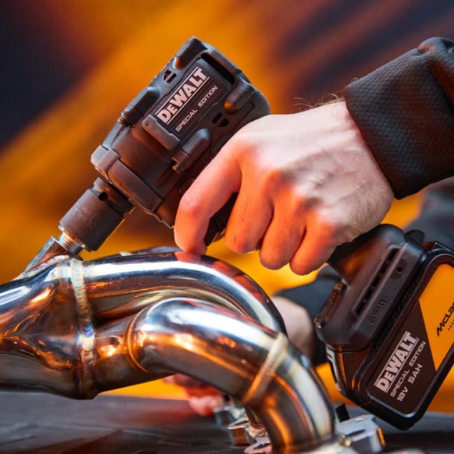 Dewalt DCF92MN aku rázový utahovák 1/2" edice McLaren 18V bez aku