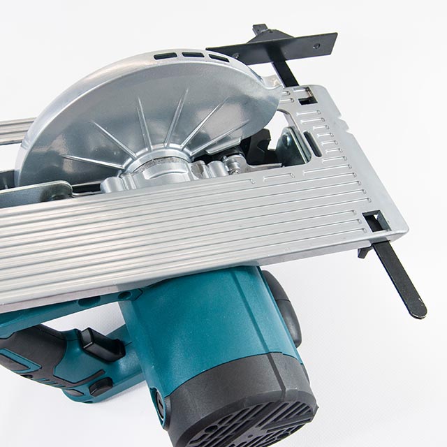 XTline XT106190 kotoučová pila 190mm, 1400W
