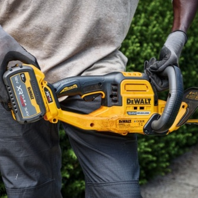 DeWALT DCMHT573N aku nůžky plotostřih 65 cm Flexvolt 54V bez aku