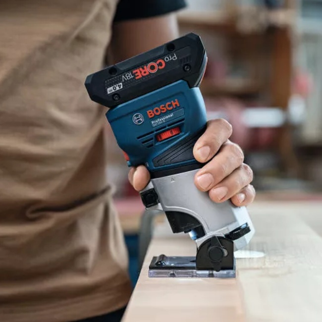 Bosch GKF 18V-8 aku fréza ohraňovací 18V 0.601.6C2.000