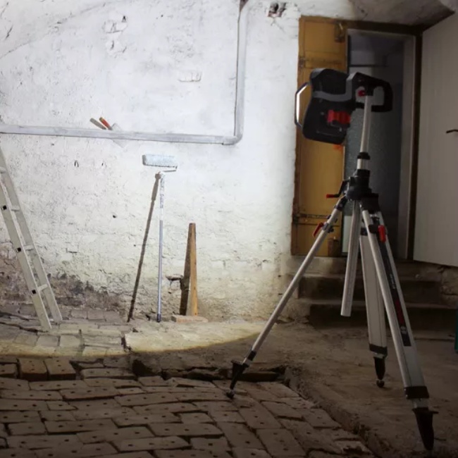 BOSCH GLI 18V-4000 C akumulátorová svítilna 0.601.446.800