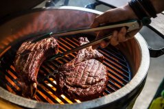 Big Green Egg nerezové kleště se silikonovým povrchem 30 cm 116857