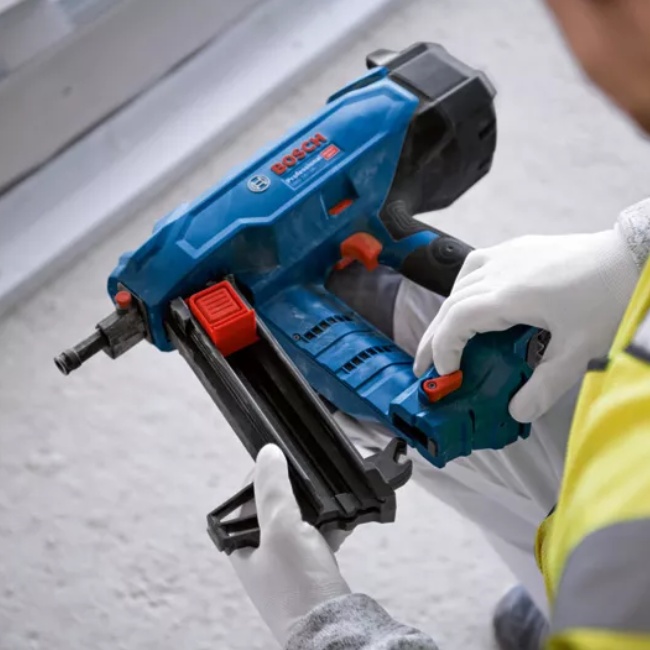 Bosch GNB 18V-38 aku hřebíkovačka do betonu 18V bez aku 06019L7001