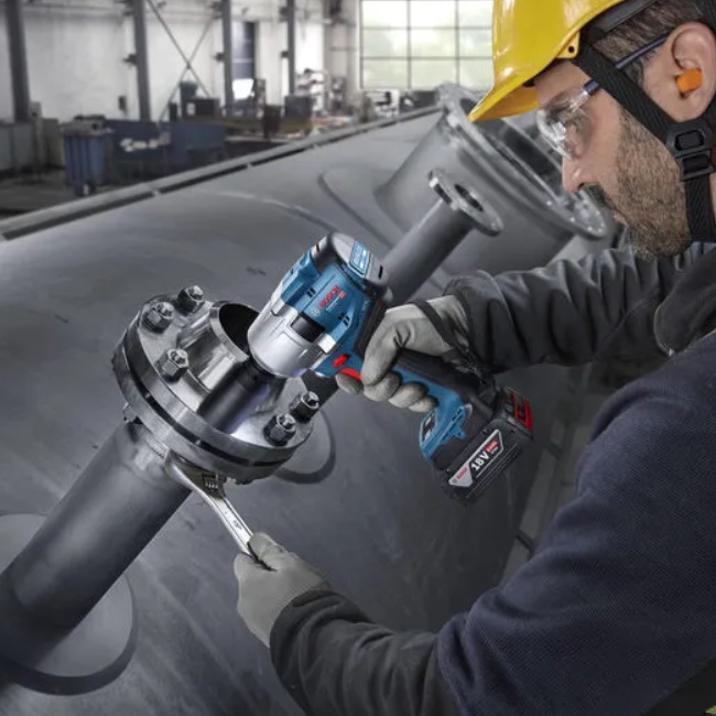 Bosch GDS 18V-780 aku rázový utahovák 1/2" 18V 2x 5Ah 06019P4021