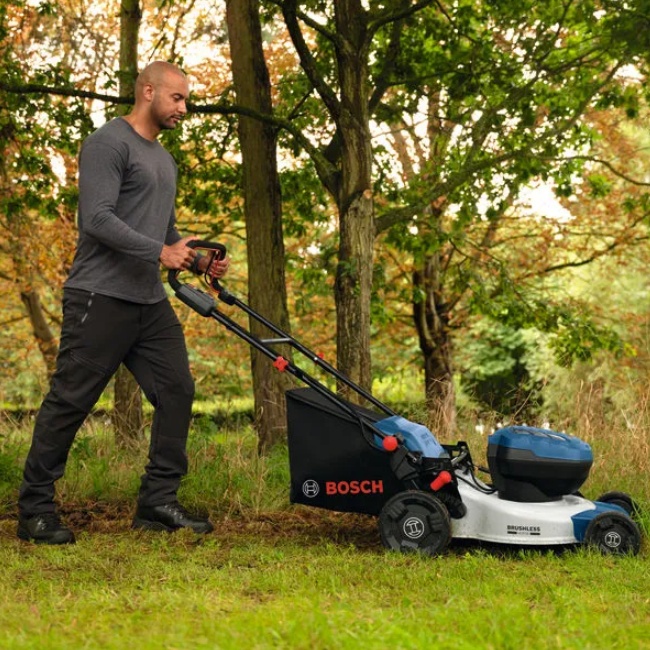 Bosch PRO GRA18V2-46SP aku sekačka s pojezdem 2x18V 2x5,5Ah 06008C8201