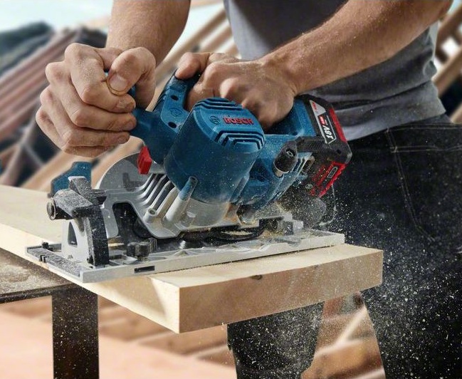 Bosch 06016C1221 GKS 185-Li aku okružní pila 18V bez aku