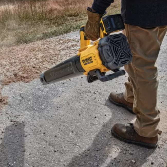 Dewalt DCMBL562N aku zahradní fukar 18V bez aku
