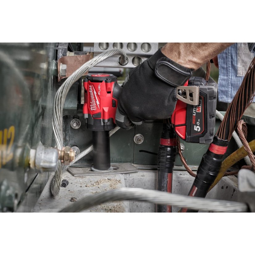 Milwaukee M18 FIW2P12-502X aku kompaktní rázový utahovák 1/2" s aretačním čepem 2x5Ah 4933478447