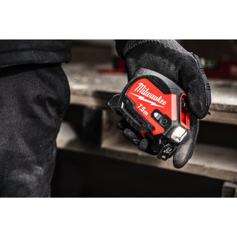 Milwaukee LED magnetický svinovací metr 7,5 m 4932492469