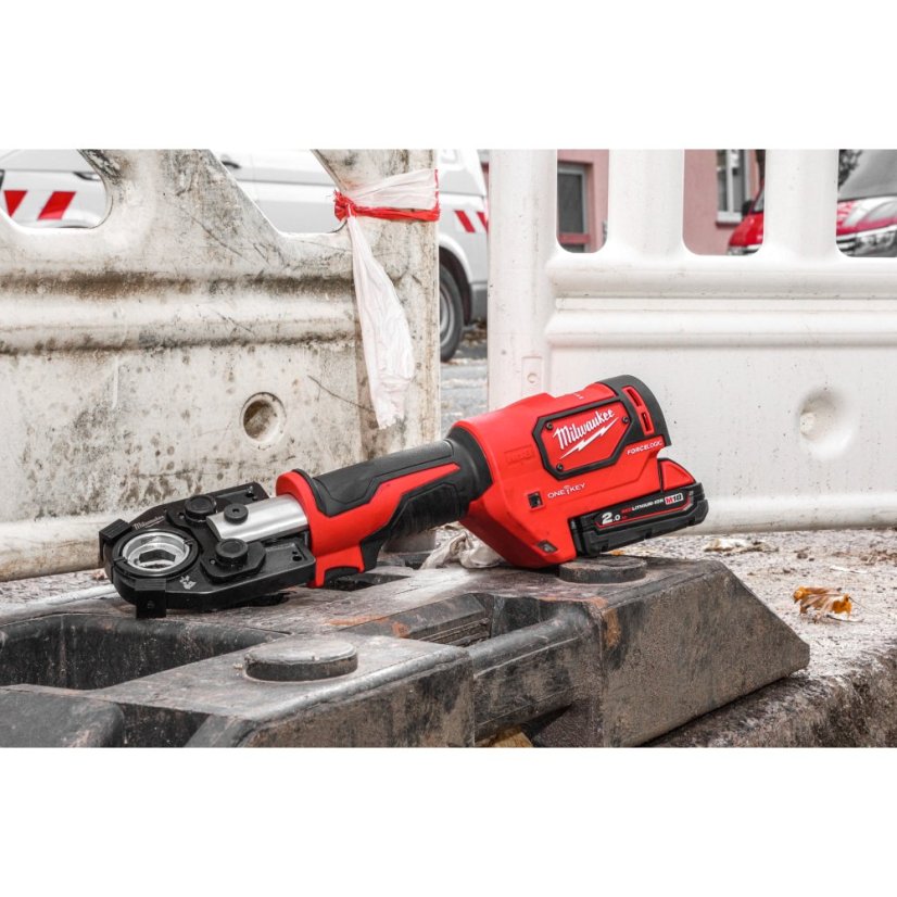 Milwaukee M18 HCCT-201C FORCE LOGIC Hydraulické krimpovací kleště na kabely 53 kN  1x 2Ah 4933451194