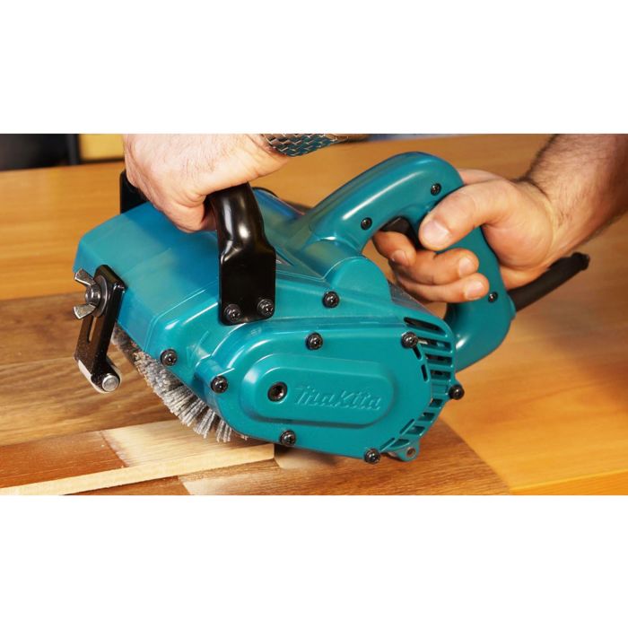 Makita 9741 kartáčová bruska 860W