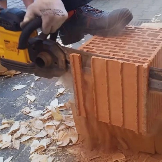 Dewalt DCS398T2 aku pila Alligator 430mm FLEXVOLT Flexvolt 54V 2x6Ah