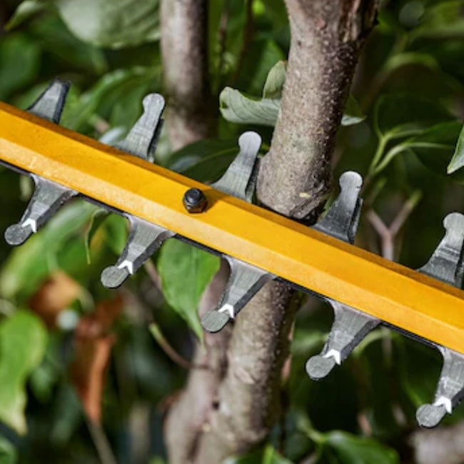 DeWALT DCMHT573N aku nůžky plotostřih 65 cm Flexvolt 54V bez aku
