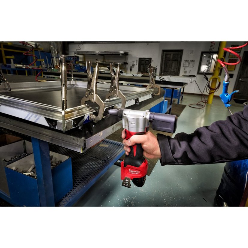 Milwaukee M12™ BPRT-201X kompaktní nýtovačka 4933464405