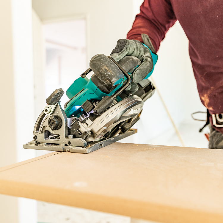 Makita HS012GD201 aku okružní pila 165mm Li-ion XGT 40V/2,5Ah