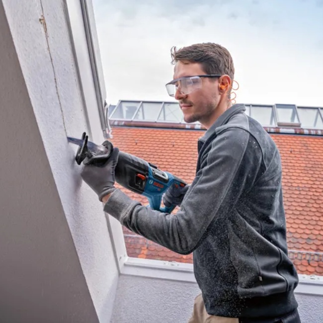 Bosch GSA 18V-28 aku pila ocaska 18 V bez aku 06016C0000