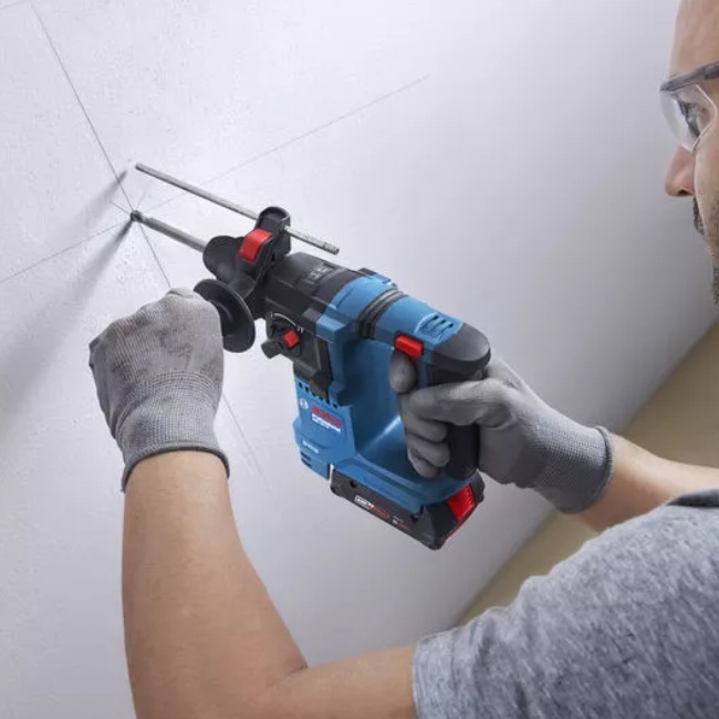 Bosch GBH 18V-18 aku vrtací kladivo SDS-Plus 1,5 J 18V 2x4Ah 0611927002