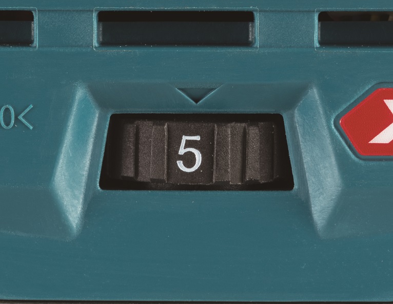 Makita RT001GZ17 aku kombinovaná frézka s příslušenstvím Li-ion XGT 40V, bez aku Z