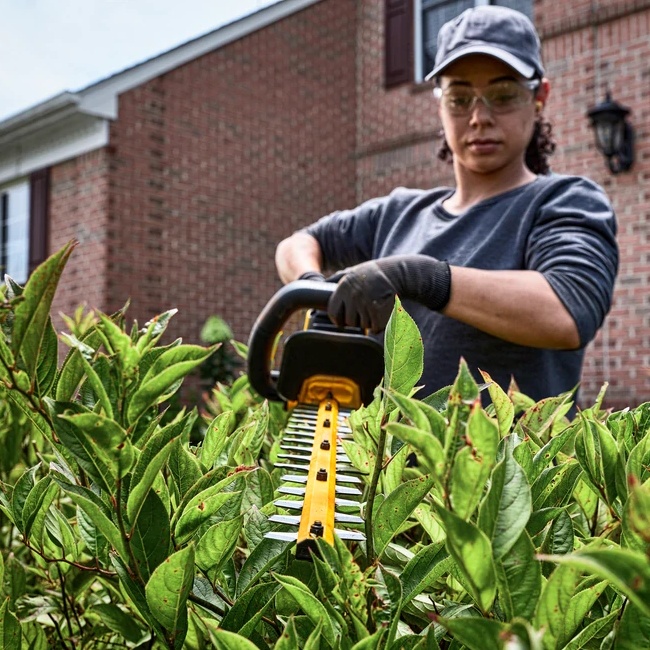 DeWALT DCMHT573N aku nůžky plotostřih 65 cm Flexvolt 54V bez aku