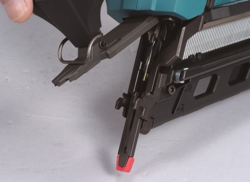 Makita DBN620Z aku hřebíkovačka 32-64 mm Li-ion LXT 18V bez aku Z