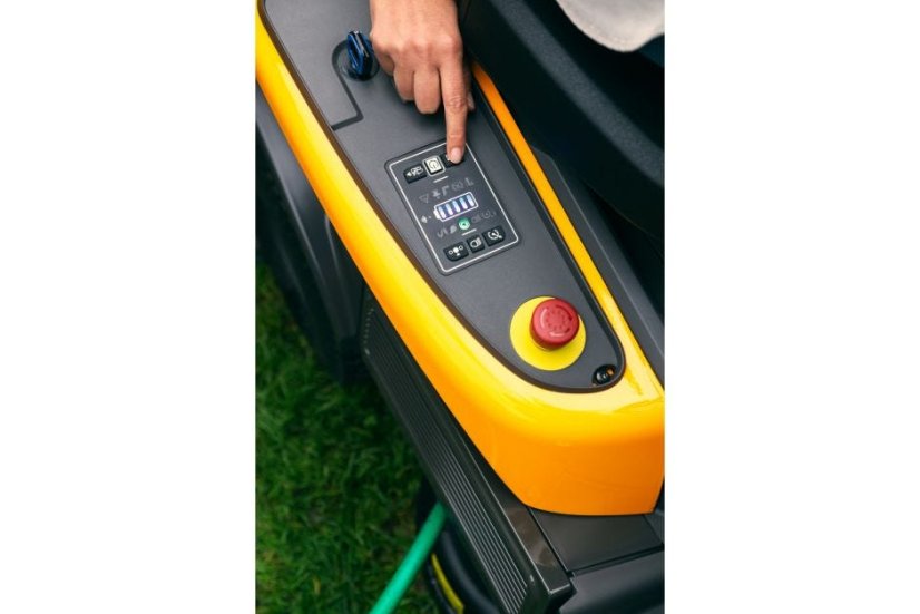 Stiga Swift 372e bateriový zahradní traktor