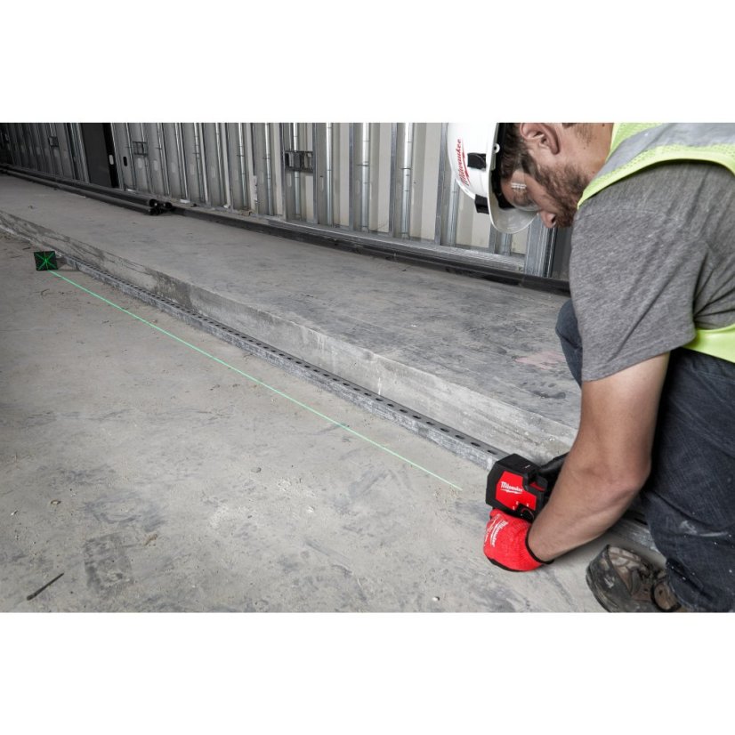Milwaukee L4 CLL-301C Akumulátorový křížový liniový laser se zeleným paprskem s USB 4933478098