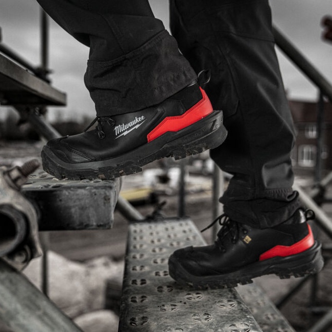 Milwaukee bezpečnostní polobotky S3S Armourtred 1L110111W vel. 43 4932493757