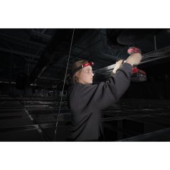 Milwaukee USB nabíjecí čelová lampa na přilbu 4933479767