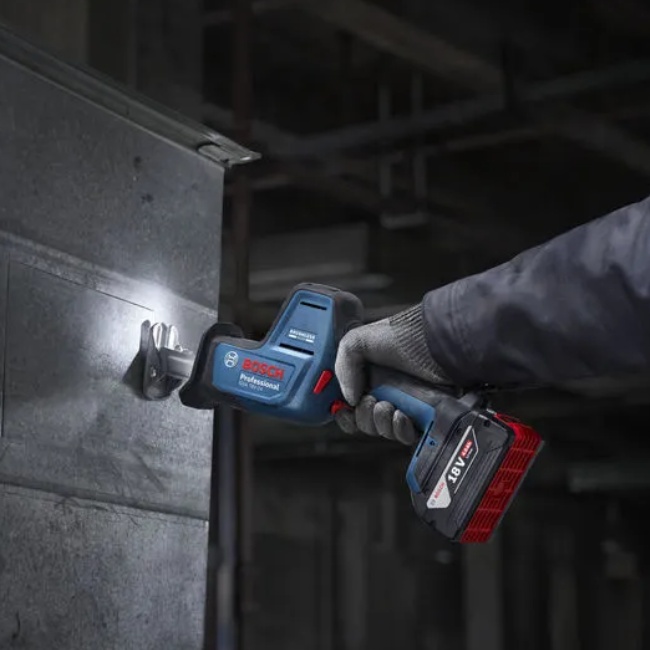 Bosch GSA18V-24 aku pila ocaska 18 V bez aku 06016A5101