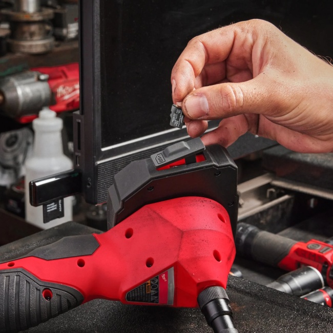 Milwaukee M12 ATB-0C inspekční kamera pro automechaniky bez aku  4933501239