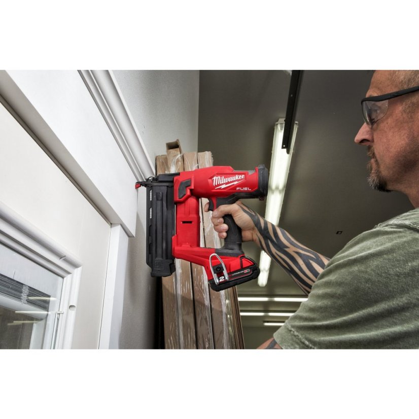 Milwaukee M18 FUEL™ FN18GS-202X dokončovací hřebíkovačka 18 GS 4933471407