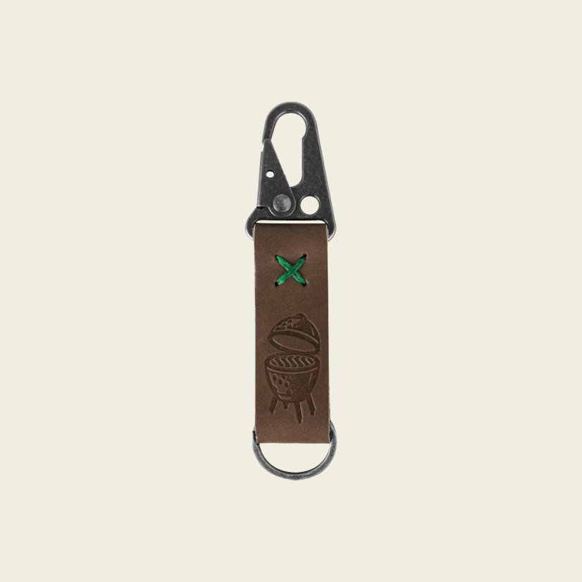 Big Green Egg kožená klíčenka s karabinou 123657