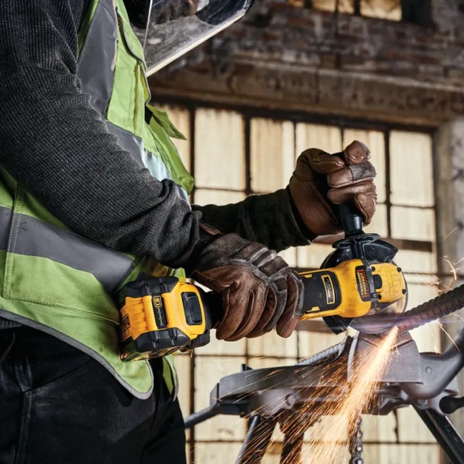 DeWALT DCG409VSNT aku  úhlová bruska 125 mm FLEXVOLT ADVANTAGE s regulací otáček 18 V XR kufr TSTAK bez aku